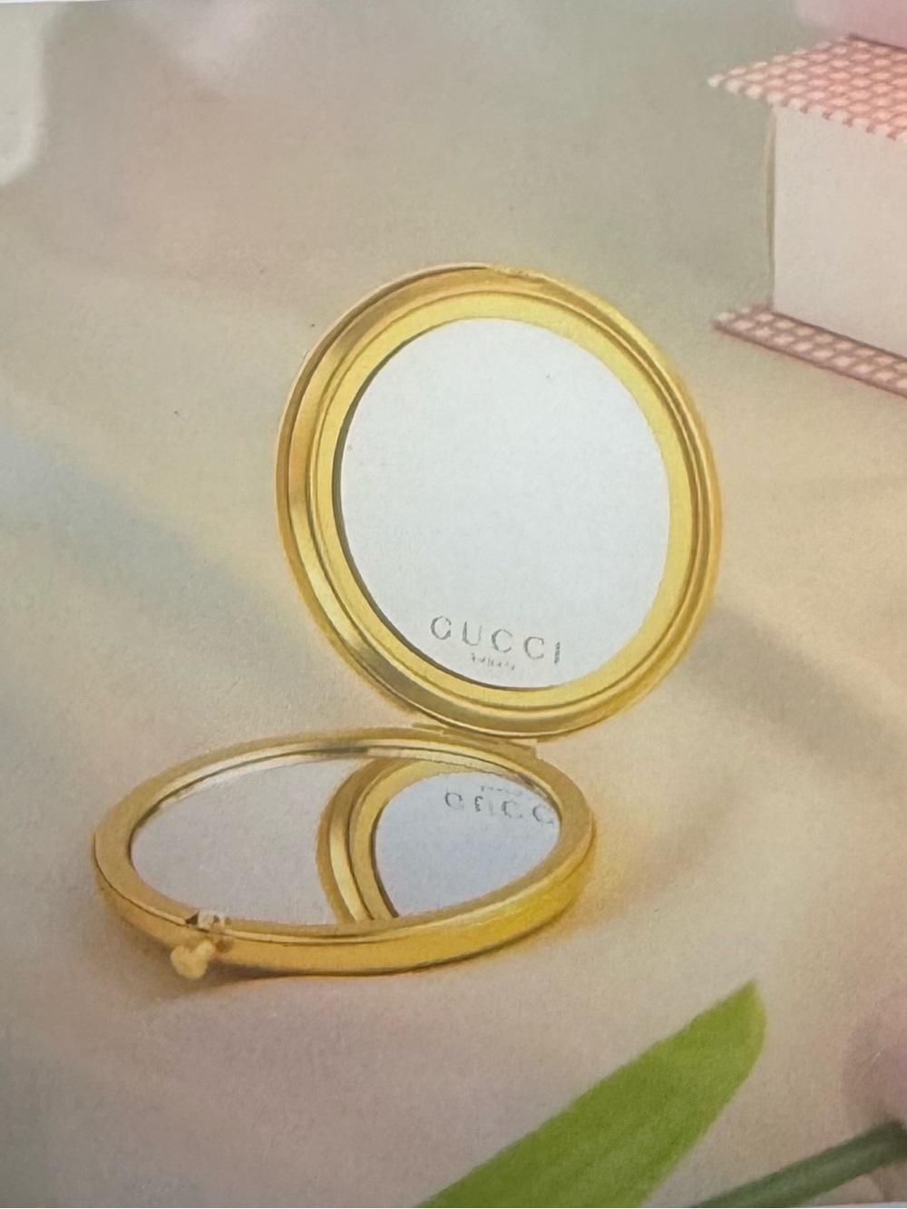 Gucci Floral Compact Mirror with Pink Satin Pouch, NWTs - Picture 4 of 7